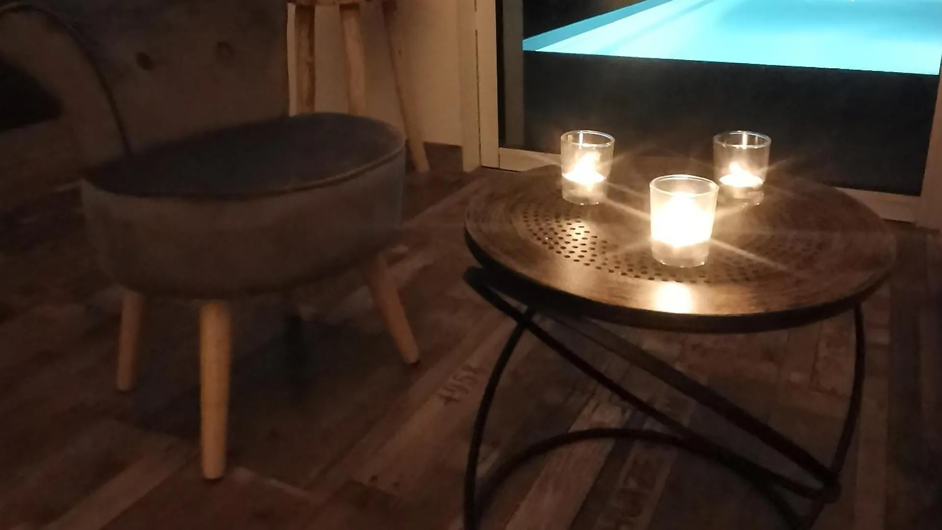 Guest house Logement Cosy Avec Piscine Et Jacuzzi Privatifs 4 Etoiles