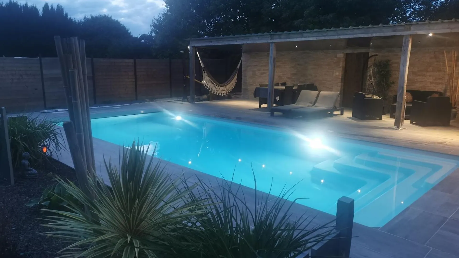 Guest house Logement Cosy Avec Piscine Et Jacuzzi Privatifs 4 Etoiles
